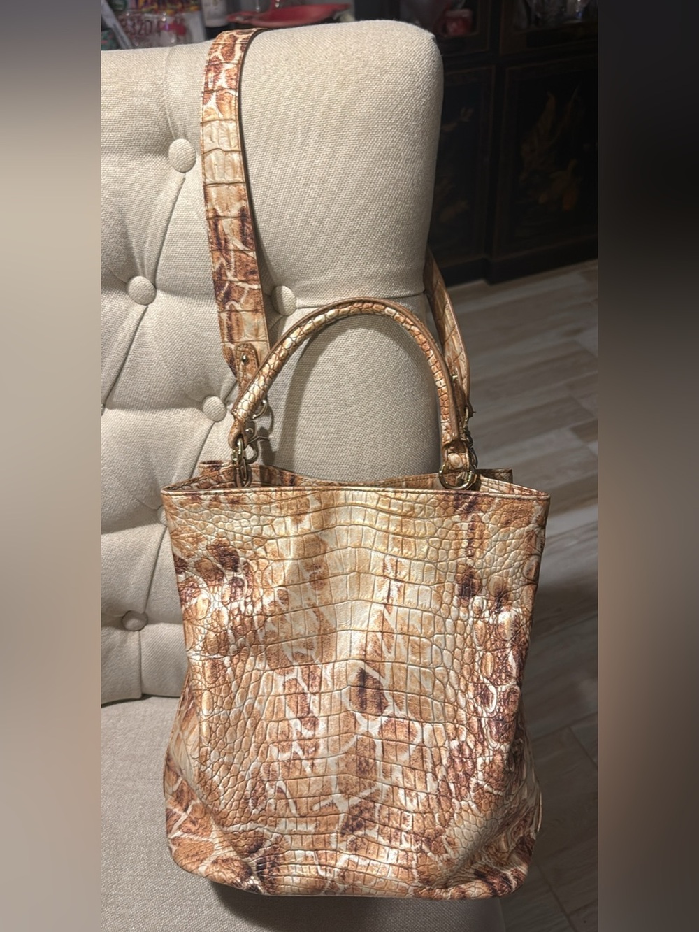 Brahmin Amelia - Women's Croc-Embossed Tote Bag in Tan Brown